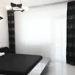 Deluxe Nicolle Plus Apartment דירה קונסטנצה