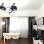 Deluxe Nicolle Plus Apartment דירה *