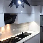 Deluxe Nicolle Plus Apartment דירה קונסטנצה