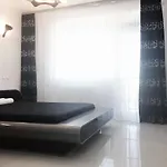Deluxe Nicolle Plus Apartment
