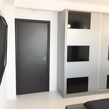 Deluxe Nicolle Plus Apartment 康斯坦察
