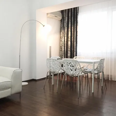Deluxe Nicolle Plus Apartment * 康斯坦察