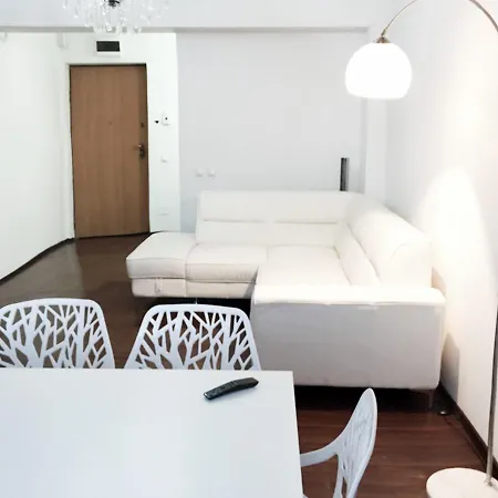 Deluxe Nicolle Plus Apartment * 康斯坦察